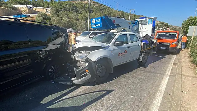 4 Aracın Karıştığı Kazada  3 Kişi Yaralandı