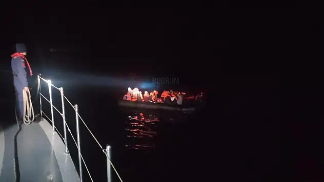 47 Düzensiz Göçmen Kurtarıldı, 20'si Yakalandı