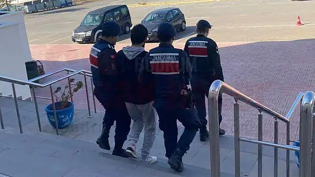 5 Ayrı Suçtan Aranan Şahıs Bodrum'da Jandarmaya Yakalandı