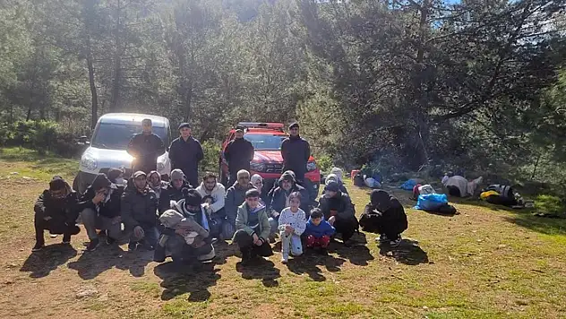 8'i Çocuk 24 Düzensiz Göçmen Yakalandı