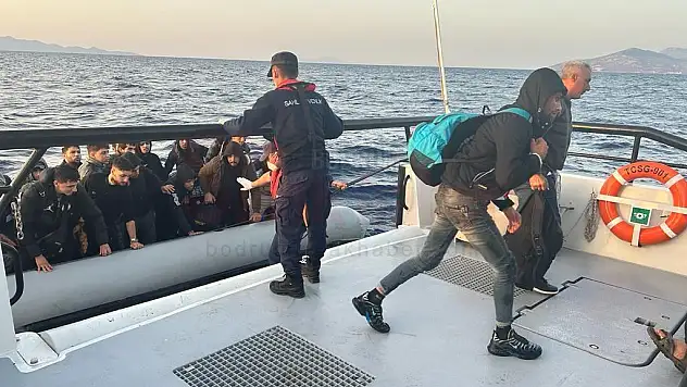 92 Düzensiz Göçmen Yakalandı, 24'ü Kurtarıldı