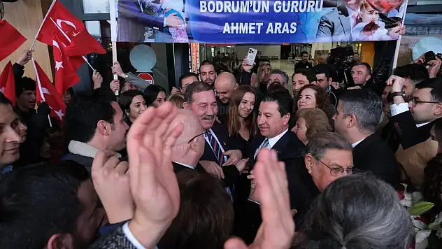 Ahmet Aras Coşkuyla Karşılandı