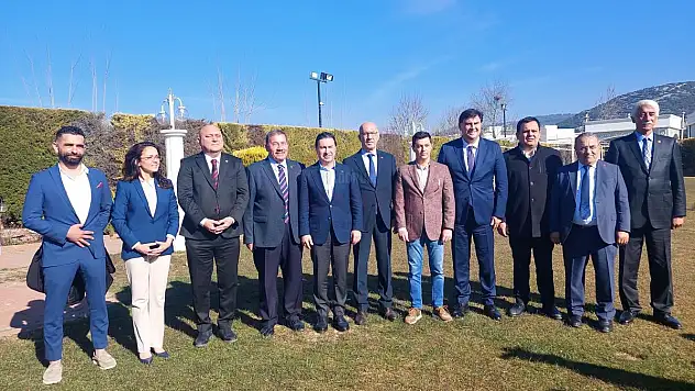 Ahmet Aras Muğla'da İlçe Adayları ile Bir Araya Geldi