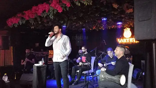 Ahmet Parlak Varyete'de Sevenleri İle Buluştu