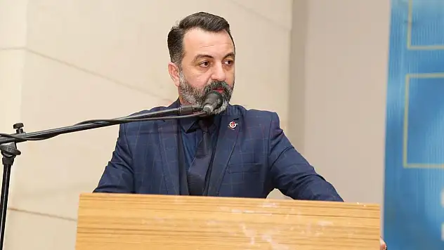 Akbulut 'Yetersiz Kalan Kanunlar Gazetecileri Zor Duruma Düşürmüştür'