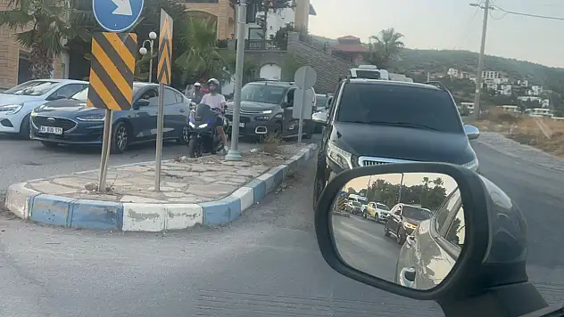 Akıllı Sistem Çöktü, Duyarsız Sürücüler Trafiği Felç Ediyor!