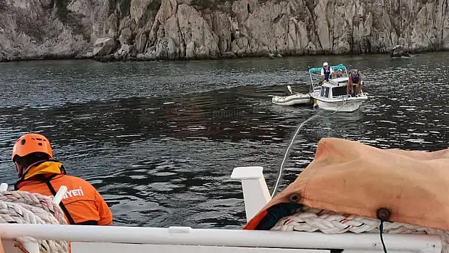 Akyarlar Açıklarında Arızalanan Tekneyi KIYEM Ekipleri Kurtardı