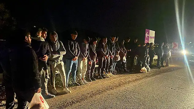 Akyarlar'da 22 Göçmen Yakalandı