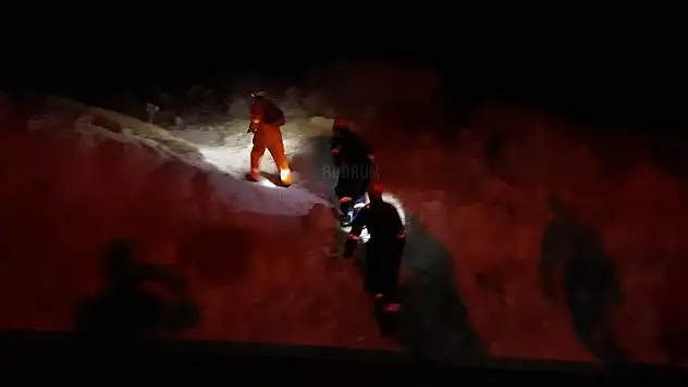 Akyarlarda Akşam saatlerinde başlayan yangın kontrol altına alındı