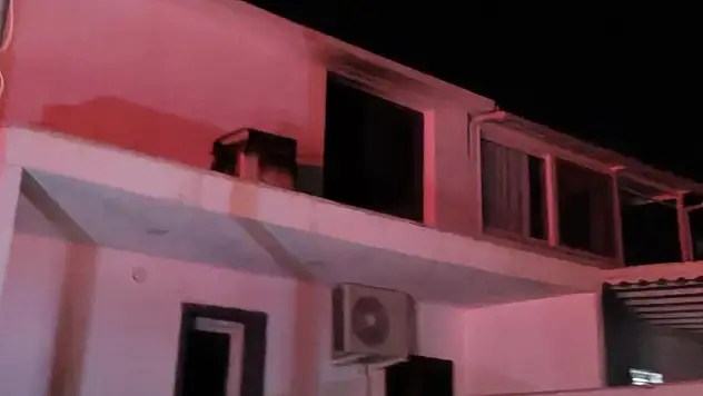 Alevler çamaşır makinesinden yükseldi