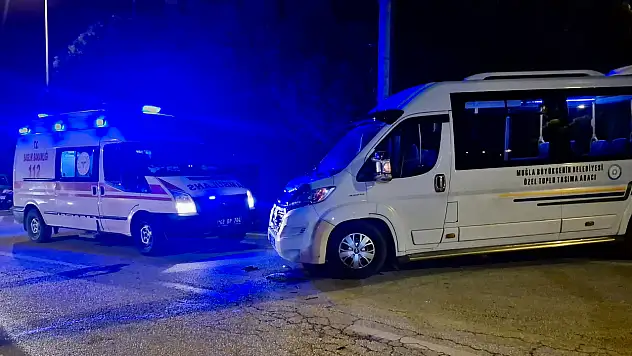 Alkollü sürücü minibüse çarptı