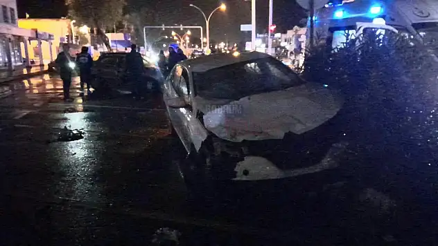 Alkollü sürücü motor kuryeye çarptı: 1 Kişi Ağır Yaralandı
