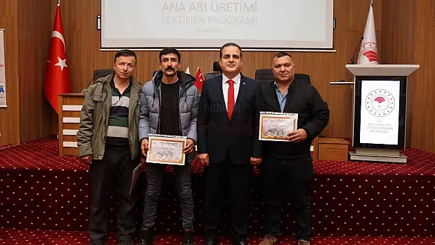 'Ana Arı Üretimi' Eğitimini Tamamlayan 17 Üreticiye Sertifika Verildi