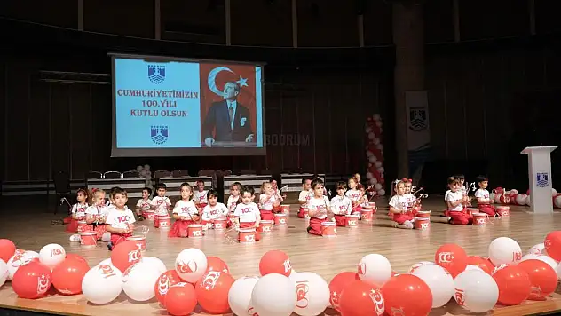 Anaokulu Öğrencilerinden Muhteşem 100. Yıl Gösterisi