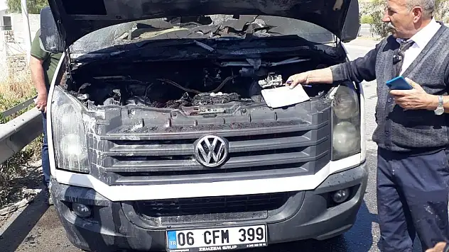 Aniden Çıkan Yangında Araç Kullanılamaz Hale Geldi