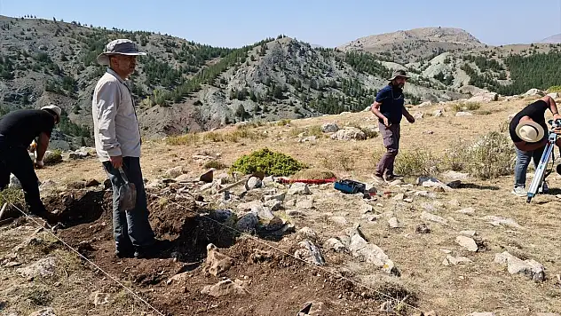 Anıt Mezar Kazılarında İslamiyet Öncesi Türklere Ait İzler Bulundu