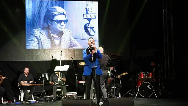 Anma Gecesine Binlerce Kişi Katıldı