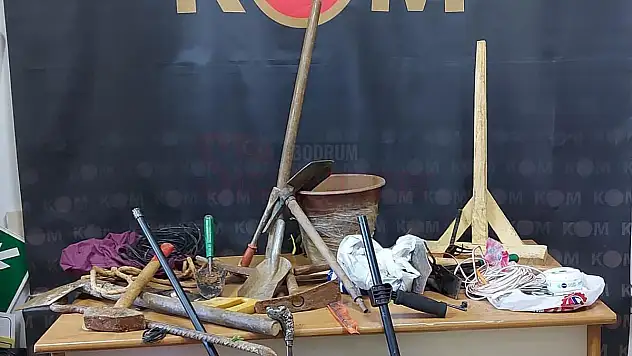 Antik Kentte Kaçak Kazı Yaparken Yakalandılar