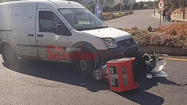 Araç Kadın Kuryeye Çarptı 1 Yaralı