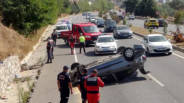 Araç Takla Attı: 3 Yaralı