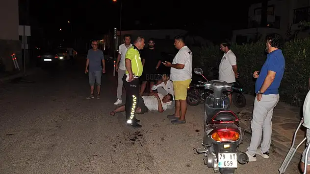 Araca Kapalı Yola Giren 2 Motosiklet Çarpıştı Kazada 1'i Yaya 3 Kişi Yaralandı