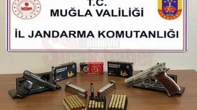 Aracında Ruhsatsız Silahlar ile Yakalandı