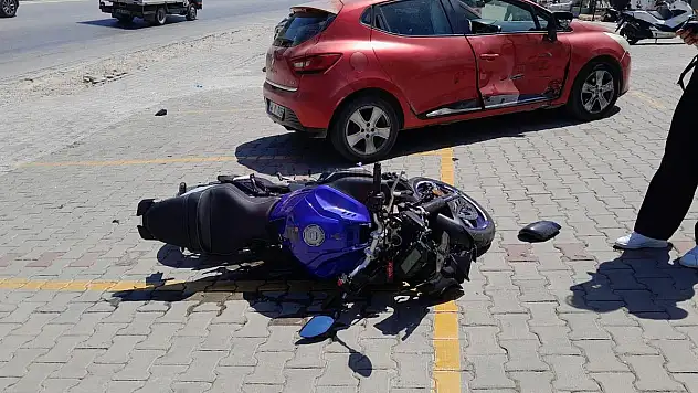 Araçla Çarpışan Sürücü Yaralandı