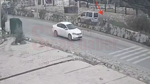 Araçtan Kendini Atan Gencin Olay anı Kamera Görüntülerine Ulaşıldı