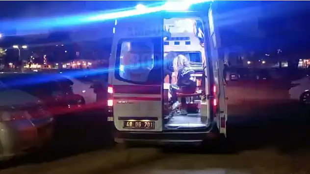 Arkadaşını Karnından Bıçakladı