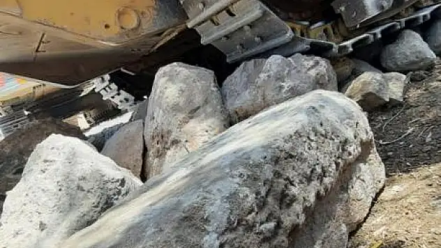 Arkeolojik sit alanında yapılan yol açma çalışması durduruldu