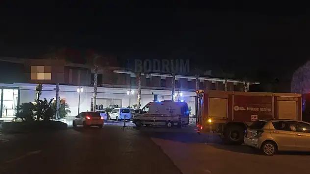 AVM'de Çıkan Yangın Korku Ve Panik Yarattı