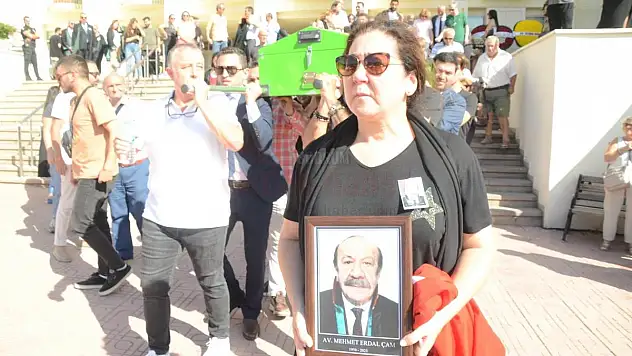 Avukat Mehmet Erdal Çam Gözyaşları İçinde Toprağa Verildi