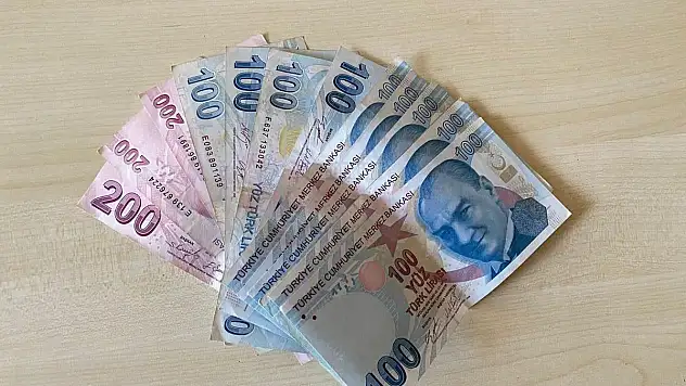 Bankta Uyuyan Vatandaşın Parasını Çalan Şüpheli Gözaltına Alındı