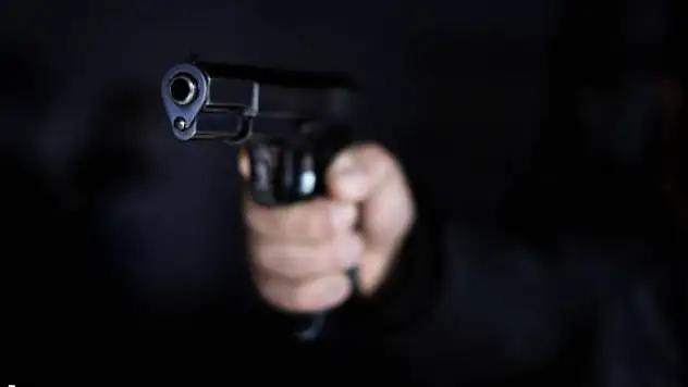 Barlar Sokağında Silahlı Kavga: 3 Yaralı