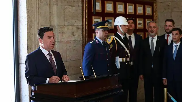Başkan Ahmet Aras Anıtkabir'de Ata'nın Huzurunda
