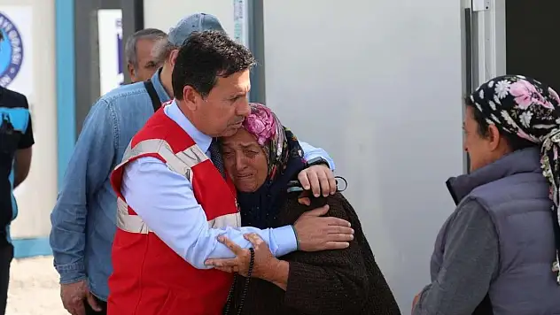 Başkan Ahmet Aras'tan Depremzedelere Dayanışma Ziyareti