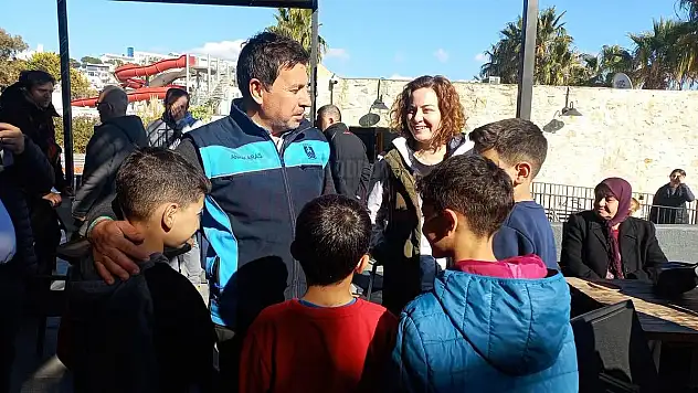 Başkan Aras Deprem Bölgesinden Gelen Vatandaşları Ziyaret Etti