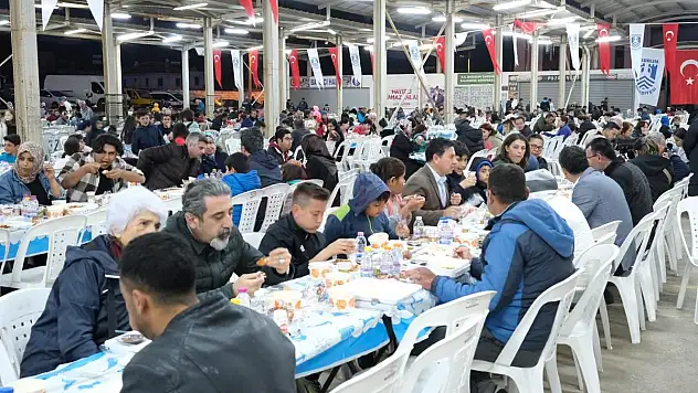 BAŞKAN ARAS, KARAOVALILARLA İFTARDA BULUŞTU