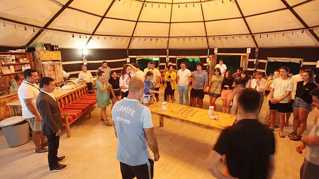 Başkan Aras, Öğrencilerle Bir Araya Geldi