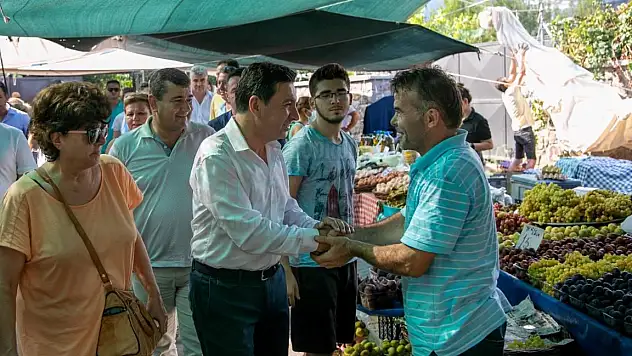 Başkan Aras, Yalıkavak Pazaryerinde Vatandaşlarla Bir Araya Geldi