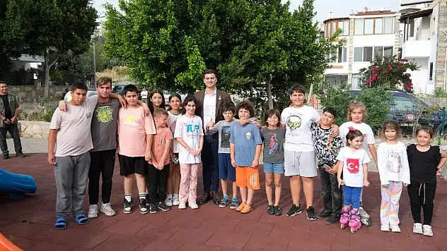 Başkan Mandalinci, Parkta Çocuklarla Buluştu