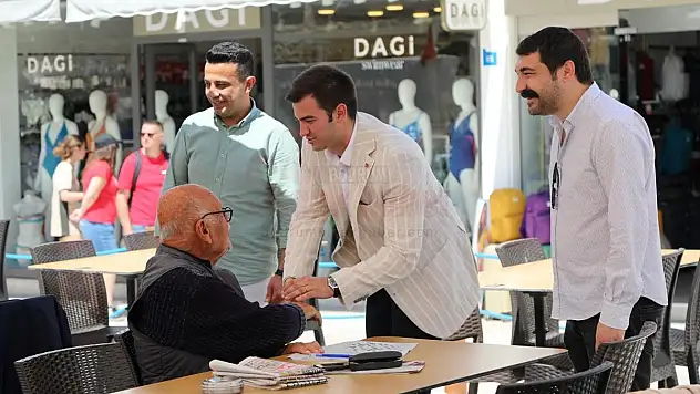 Başkan Mandalinci Vatandaşlarla Bayramlaştı