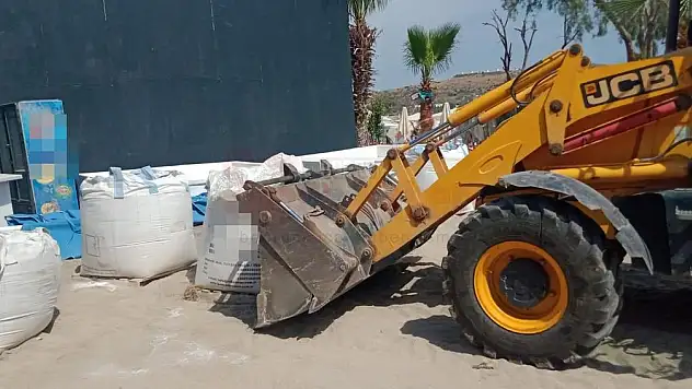 Belediye Ekipleri 'Beyaz Kum' Serimine Engel Oldu