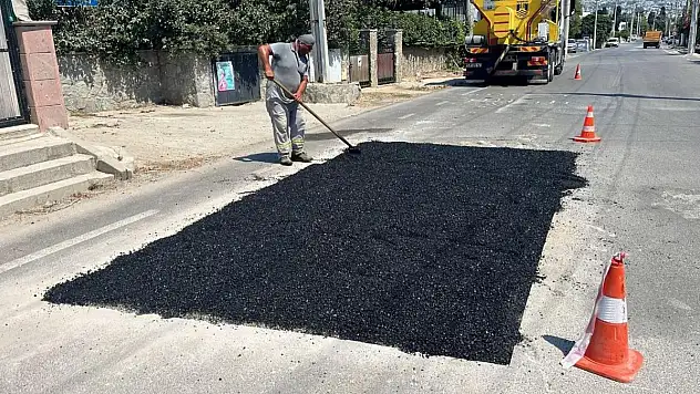 Belediye Ekiplerinden 14 Bin 400 Ton Asfalt Serimi