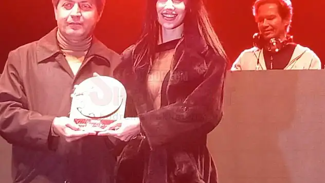 BELEDİYE MEYDANI SAHNESİ KONSERLERİ BAŞLADI