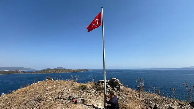 Belediyeden bayrak yenileme çalışmaları