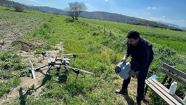 BELEDİYENİN ZİRAİ DRONE ÇİFTÇİLERİN HİZMETİNDE