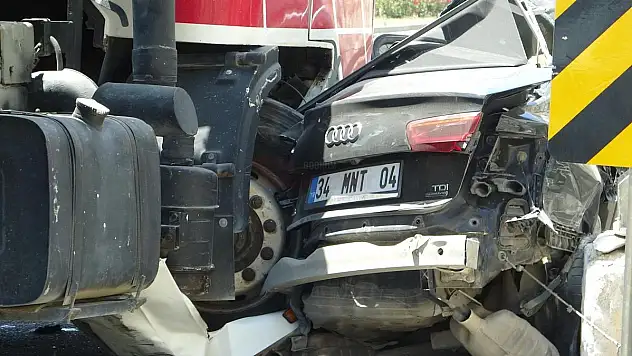 Beton Mikseri 4 Otomobili Biçti Kazada 3 Kişi Yaralandı