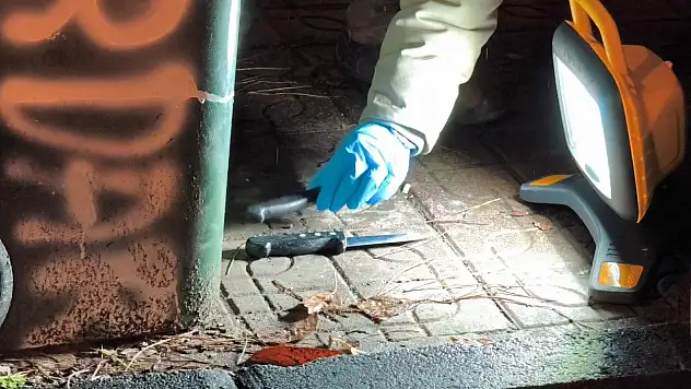 Bıçaklı kavga kanlı bitti: 1 ağır yaralı