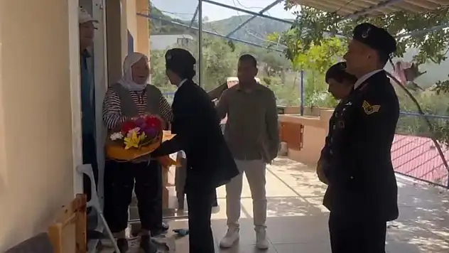 Bir Ömürlük Aile: 95 ve 93 Yaşındaki Selçuk Çifti Onurlandırıldı